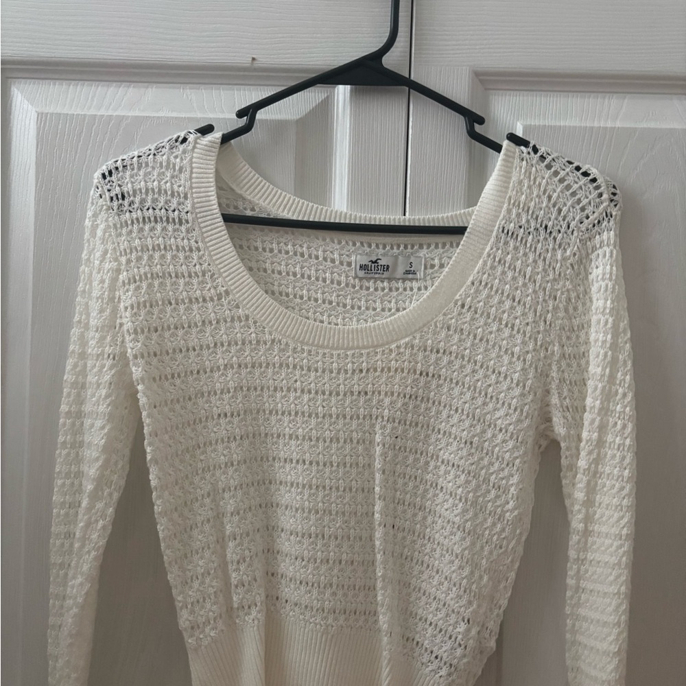 Hollister Women's White Knit Top
